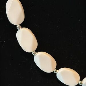 18-21” white flat 1” bead necklace with small silver separator beads EUC